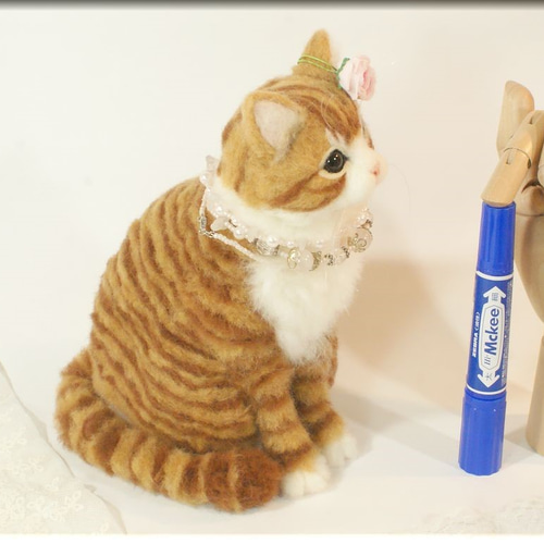 羊毛フェルト 猫 みのむしニャンコのバックチャーム 茶トラ猫ちゃん