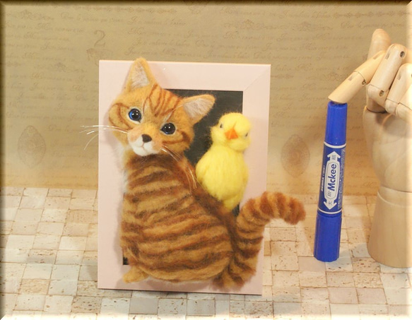 2024新作モデル 羊毛フェルト 猫 ねこ 茶トラ 茶トラ猫とヒヨコのフレーム 鳥 羊毛フェルト
