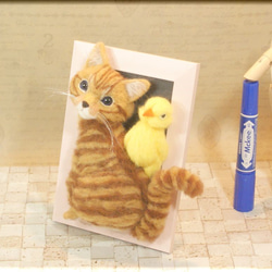 羊毛フェルト　猫　鳥　茶トラ猫とヒヨコのフレーム　茶トラ　ねこ　ネコ　ひよこ 3枚目の画像
