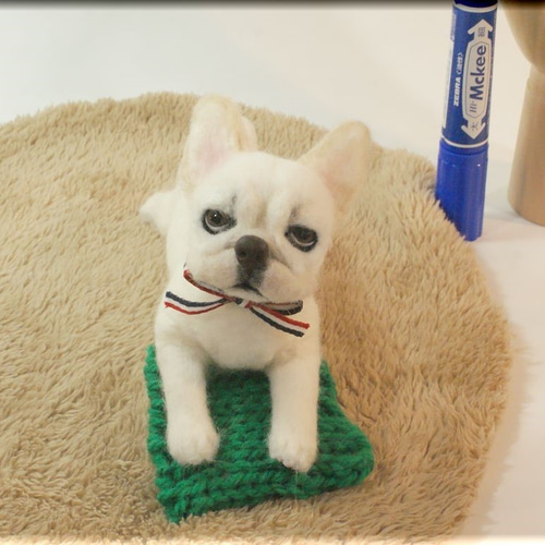 羊毛フェルト 犬 フレンチブルドッグ ホワイト 犬フィギュア
