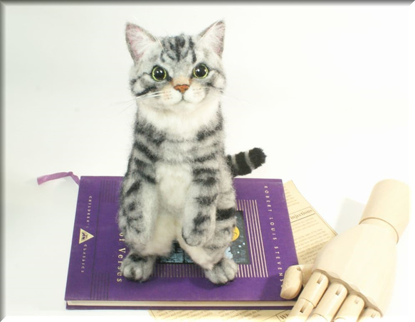 羊毛フェルト　猫　アメリカンショートヘア　立ちニャンコ　猫フィギュア　アメショー 6枚目の画像