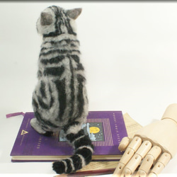 羊毛フェルト　猫　アメリカンショートヘア　立ちニャンコ　猫フィギュア　アメショー 8枚目の画像