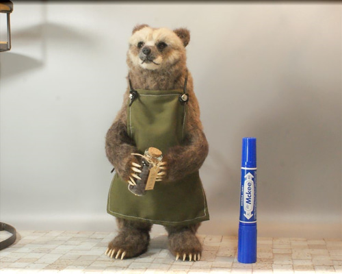 羊毛フェルト 熊 バリスタ風グリズリーさん ハイイログマ クマ 熊