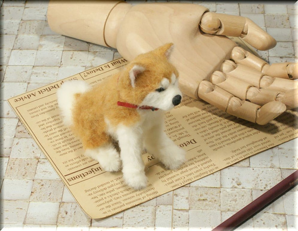 羊毛フェルト　犬　秋田犬さん　手のひらサイズ　いぬ　イヌ　犬フィギュア 3枚目の画像