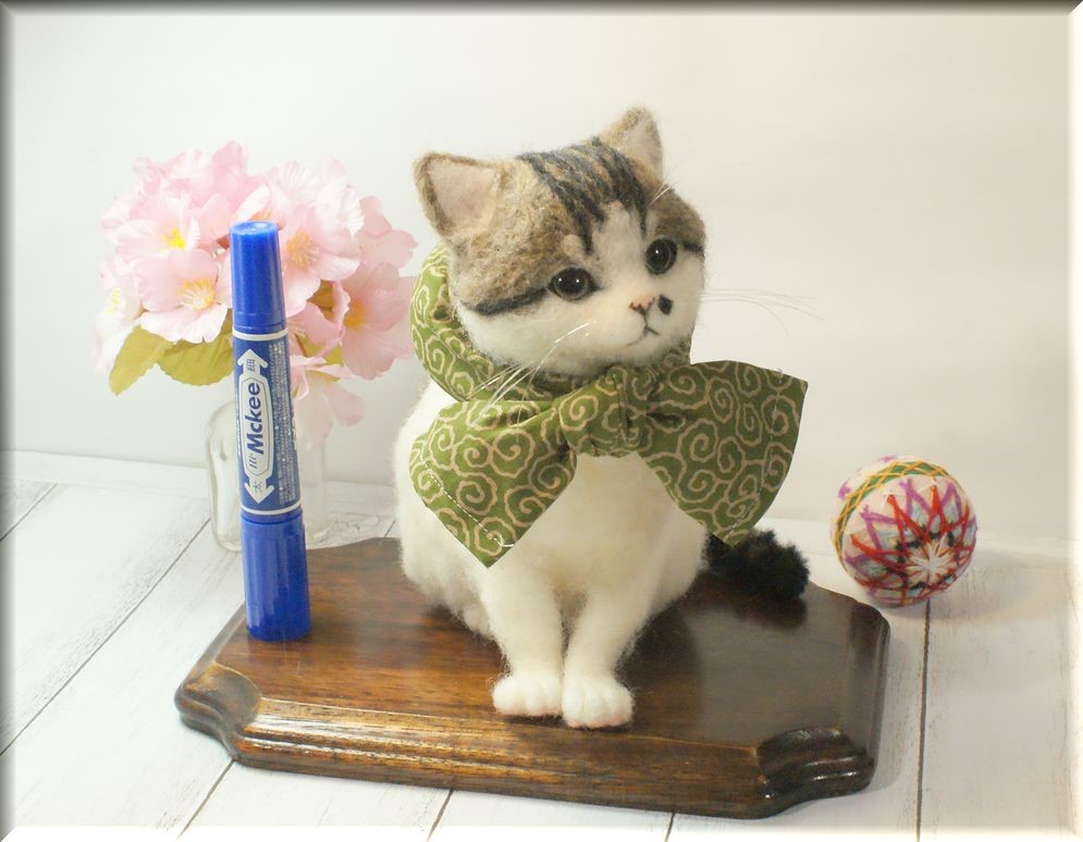 羊毛フェルト 丸顔ヒョウ柄の猫ちゃん 丸顔ヒョウ柄の猫ちゃん 羊毛フェルト