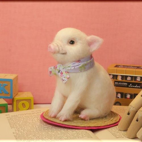 【お年玉セール特価】 ブタ ミニブタちゃん 豚 羊毛フェルト ぶた 羊毛 豚フィギュア ぬいぐるみ