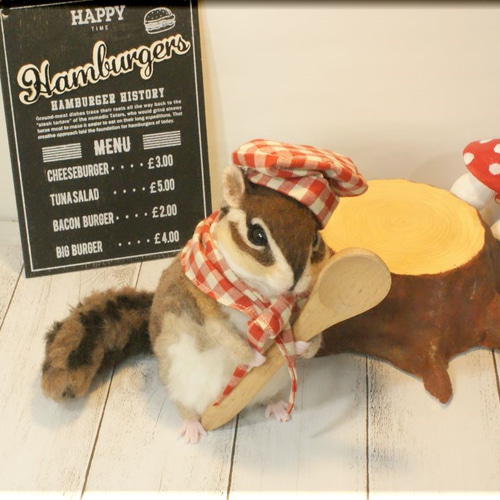 羊毛フェルト リス 太ったシマリスのコックさん シマリス りす