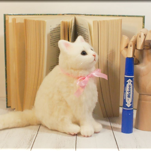 羊毛フェルト　白猫 羊毛フェルト 猫 白猫ちゃん ねこ ネコ 猫フィギュア 羊毛