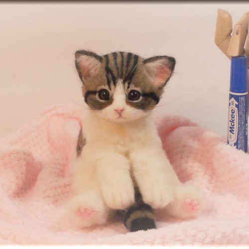 羊毛フェルト 猫 キジシロ子猫ちゃん キジ白 ねこ ネコ 猫 羊毛フェルト 猫 キジシロ子猫ちゃん キジ白 ねこ ネコ 猫