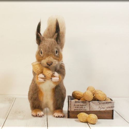 羊毛フェルト リス エゾリス りすフィギュア 羊毛フェルト モンブラン