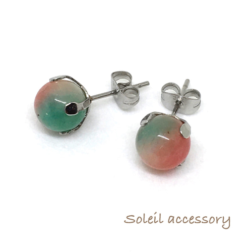 801【レッド＆グリーンジェード花翡翠】天然石一粒ピアス＊8mm ピアス