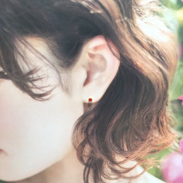 307【赤珊瑚・レッドコーラル】天然石一粒ピアス＊3mm 4枚目の画像