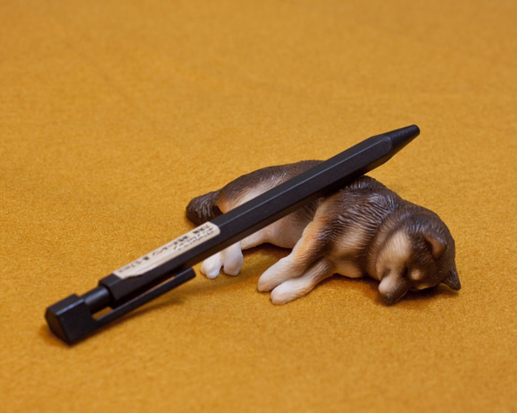 柴犬君 Shiba Inu 動物筷架 / 筆架 / 辦公室療癒小物 /黑色柴犬 第2張的照片
