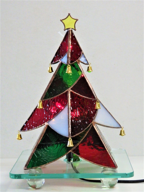 ステンドグラスのクリスマスツリーのランプ4段点滅花火球付き