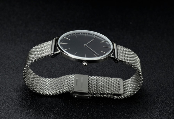 經典簡約手錶配織網鋼帶 黑面 - 全球免運 第5張的照片