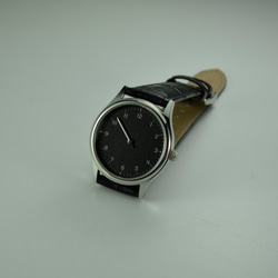 ゆっくりとエレガントな時計の黒い顔 - ニュートラルデザイン - 世界中の無料配送 4枚目の画像