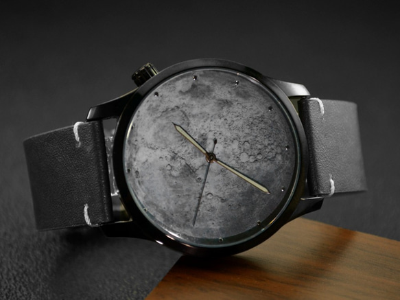 灰色月球手錶 黑殼 - 大裝 - 全球免運 第3張的照片