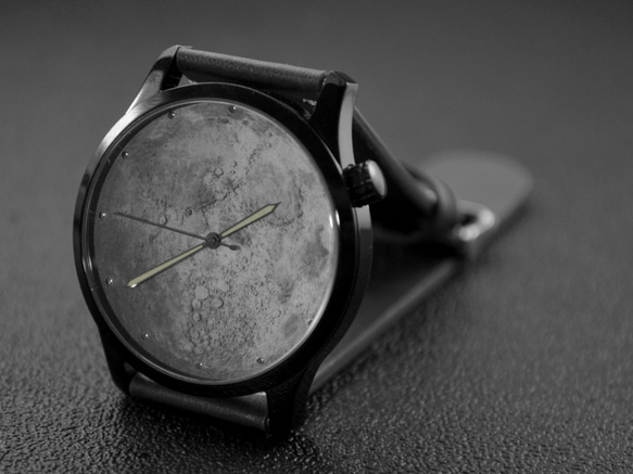 灰色月球手錶 黑殼 - 大裝 - 全球免運 第5張的照片