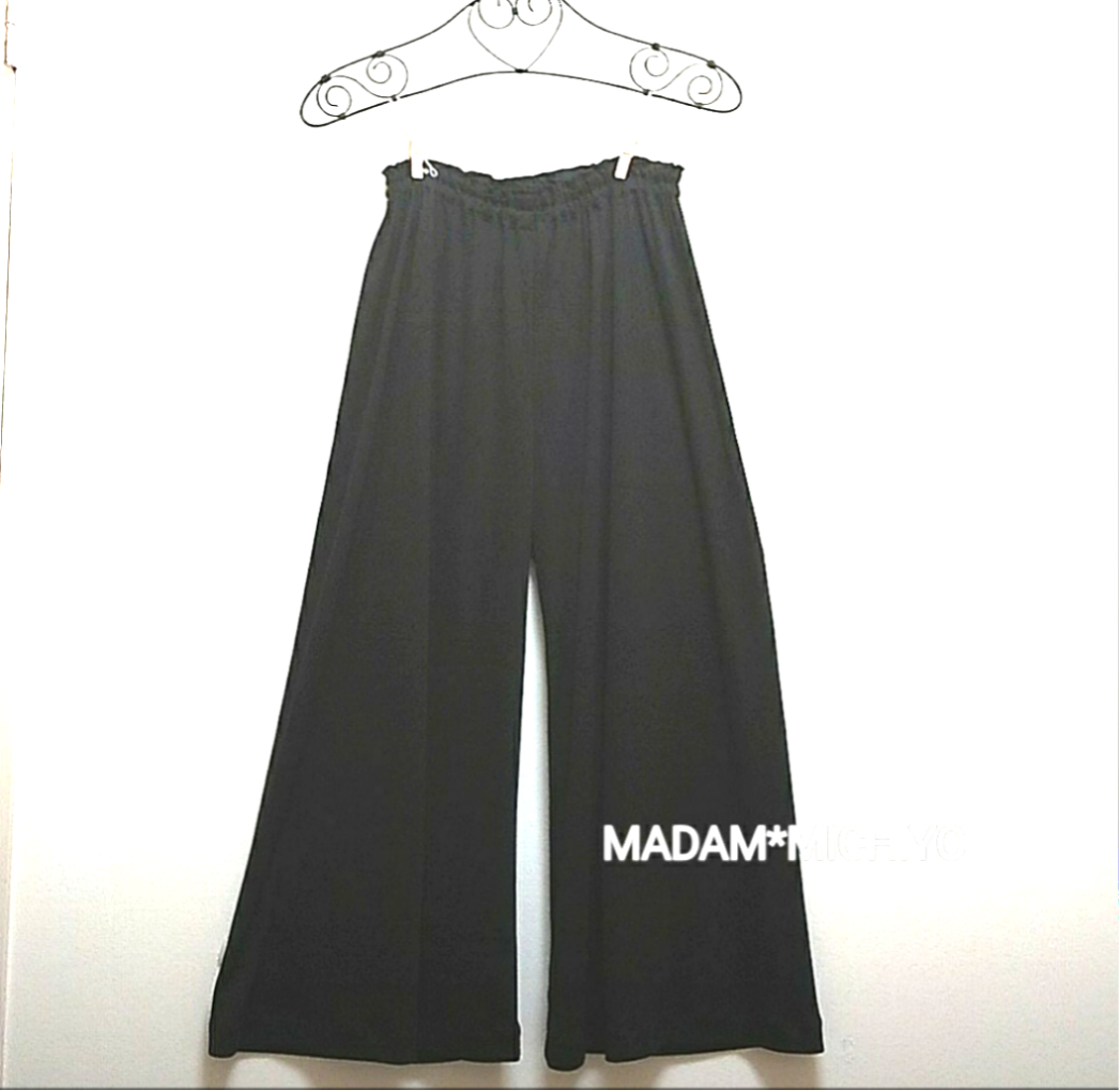 再販黒の２枚はぎロングワイドパンツ   ポリエステル素材