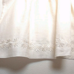 再販Wガーゼのカフェカーテン 裾モチーフレース付き 2枚目の画像