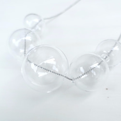 シンプルな風通しの良いガラスビーズのネックレスの勾配（シルバー） 2枚目の画像