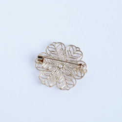 Gold Flower６ petals brooch 第2張的照片