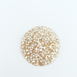 "tusbu-tsubu" gold brooch with peal beads 第2張的照片