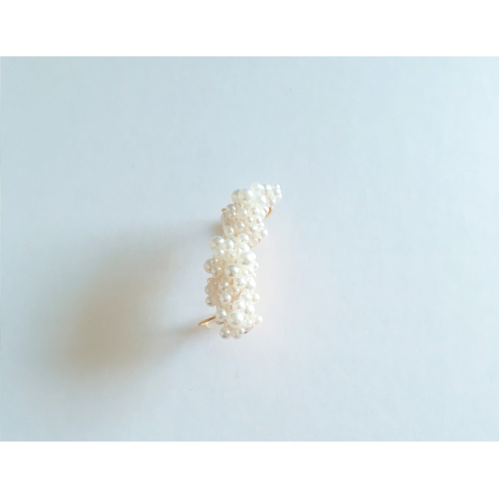 つぶつぶパールのイヤーカフ