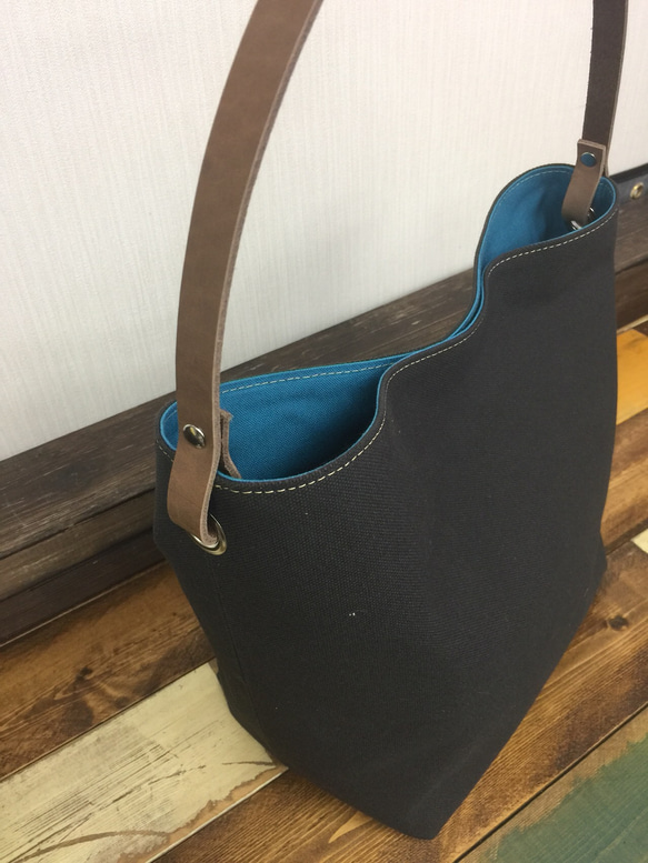 B3JAM☆受注生産　8号帆布とヌメのワンショルダー　スミクロ 2枚目の画像