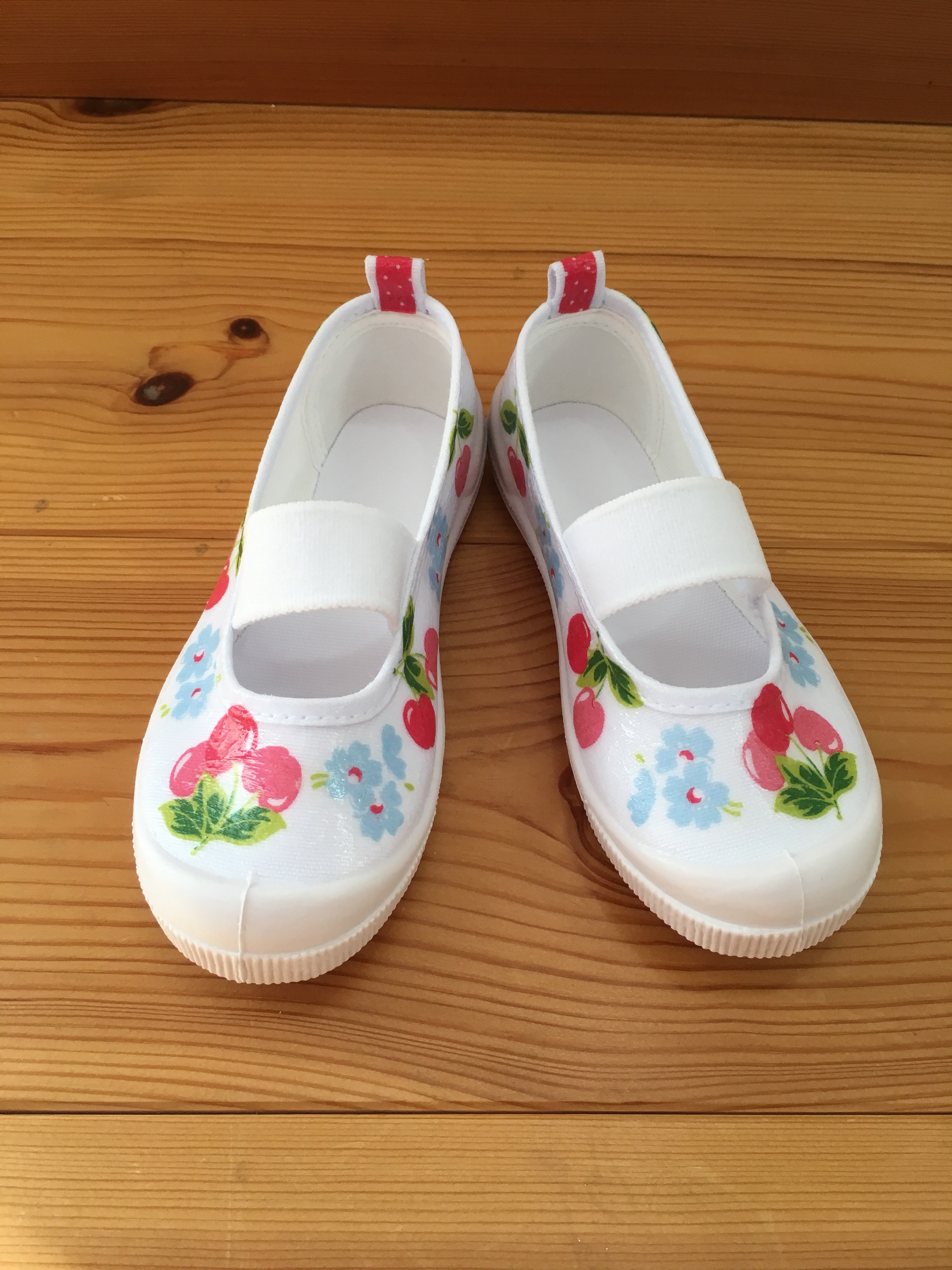 デコ上靴に追加でストーン オーダー可能☆上履き(上靴) 刺繍 手縫いデコレーション☆FISH