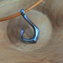 フック(釣り針)のペンダント 3枚目の画像