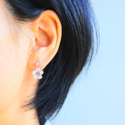 【銀景泰藍】櫻花耳環“乳粉色”（穿孔耳環、耳環） 第2張的照片