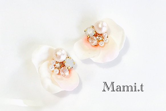 《Mami.t》花びらのイヤリング 3枚目の画像