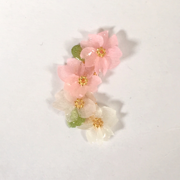 《Mami.t》  2色の桜イヤーカフ（片耳） 3枚目の画像