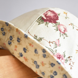 チューリップチューリップハットを両面//カントリースタイルオフホワイトの花柄のハンドメイドキャップ帽子 5枚目の画像