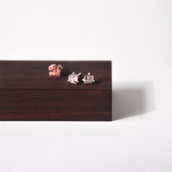 手製天然淡粉電氣石(碧璽)耳釘耳環，天然寶石 // 十月份生日石 第1張的照片