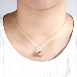 手製淡水金屬色珍珠配托帕石吊飾鎖骨項鍊 // 六月份生日石 第5張的照片