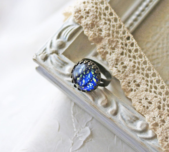 ◆捷克復古玻璃，藍色蛋白石，皇冠戒指 第4張的照片