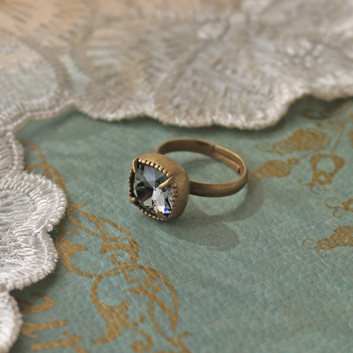 ◇オーストリア製クリスタルガラス,クリスタルシルバーナイト,ひと粒