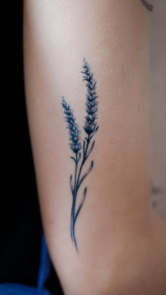 インクインク単純な植物のタトゥーブルーラベンダーカモミールは私に手描きの花とタトゥーステッカー夏のデートアクセサリーの誕生日プレ 9枚目の画像