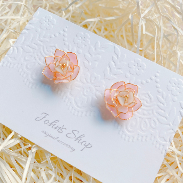 蓮の花フラワーイヤリング(ピアス) レジン ワイヤー お花 蓮華