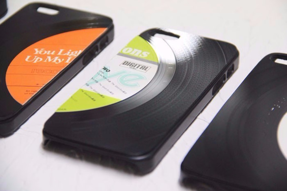 iPhone X / 8 Plus / 7 Plus / 6 Plus 黑膠唱片 手機 保護殼 (隨機款式) 第2張的照片