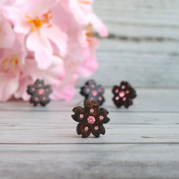 手工木製耳環  純銀耳針 “櫻花”   單個 禮物訂製 第1張的照片