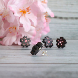手工木製耳環  純銀耳針 “櫻花”   單個 禮物訂製 第3張的照片