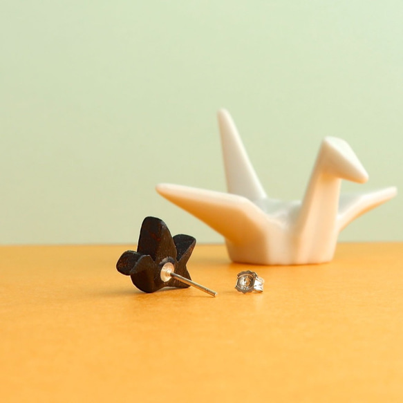 手工木製耳環 “紙鶴"  單個 純銀耳針 禮物訂製 第2張的照片