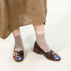 刺繍入り手作り木製ヒールの婦人靴 - マップ シューズ (焦茶茶色) 3枚目の画像