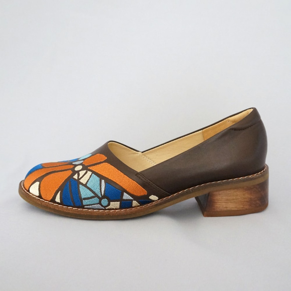 刺繍入り手作り木製ヒールの婦人靴 - マップ シューズ (焦茶茶色) 4枚目の画像