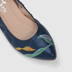 刺繡尖頭縮口鞋- 珊瑚海/孔雀藍 第4張的照片
