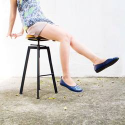 刺繡手工平底女鞋-錦簇花語(寶藍) 第8張的照片