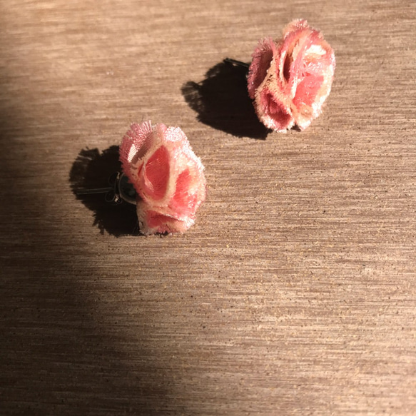 綻放花朵耳環｜Thai Silk Earring 第3張的照片